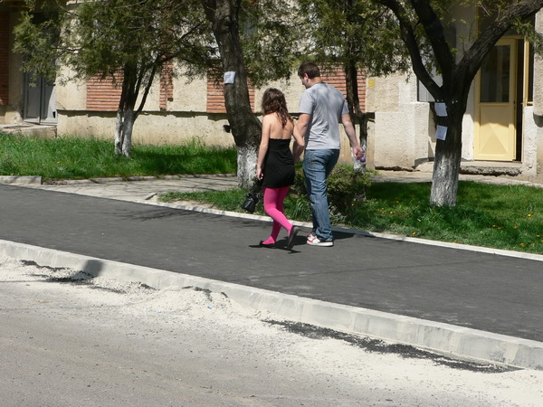 1.5 trotuar cu strat de uzura str. Republicii 8.jpg